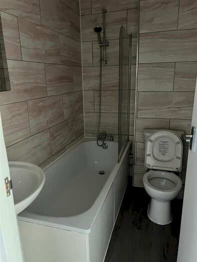 1 Bedroom Flat To Rent In Beam Avenue, Dagenham, RM10