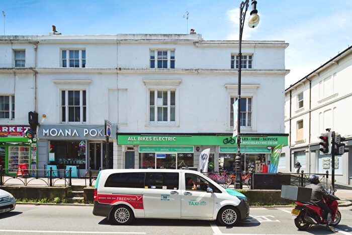 2 Bedroom Flat For Sale In Queens Road, Brighton, BN1