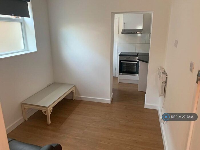 1 Bedroom Flat To Rent In Green Lanes, London, N13