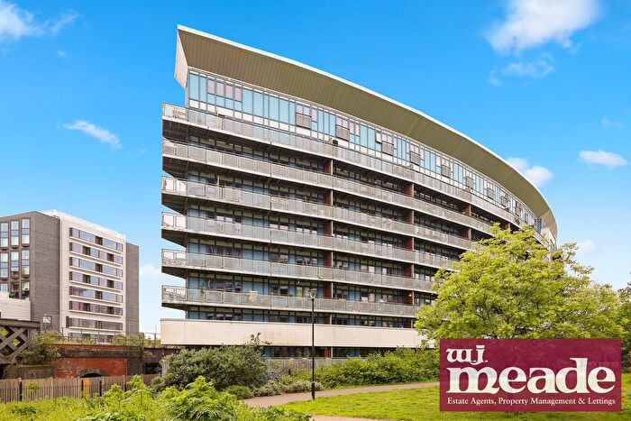 2 Bedroom Flat To Rent In Meath Crescent, London, E2