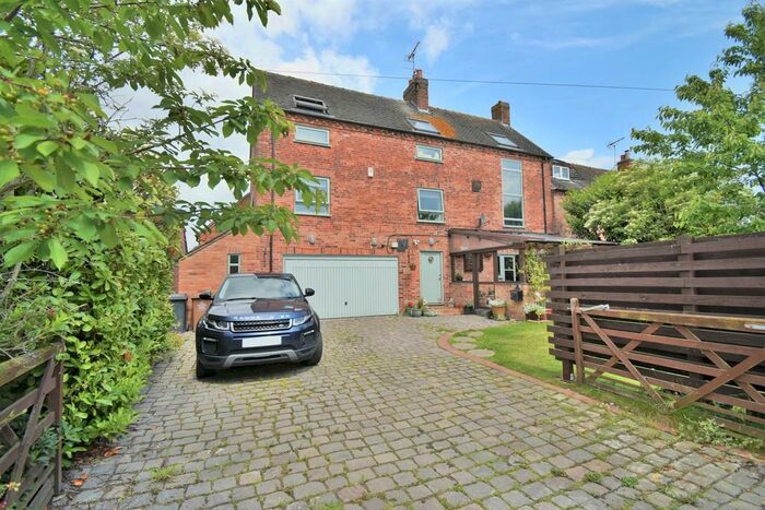 4 Bedroom Barn Conversion For Sale In Scropton, Derby, DE65