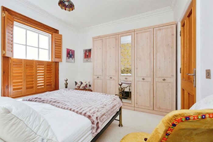 2 Bedroom Flat For Sale In Edith Murphy Close, Birstall, Leicester, LE4