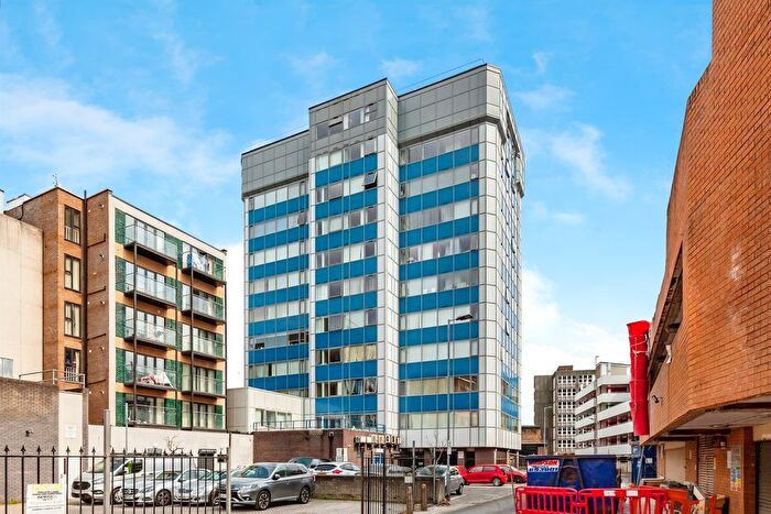 1 Bedroom Flat For Sale In High Street, Slough, SL1