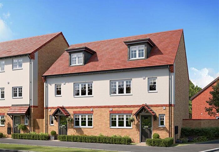 4 Bedroom Town House For Sale In Crest Nicholson At Nobel Park, Didcot, OX11