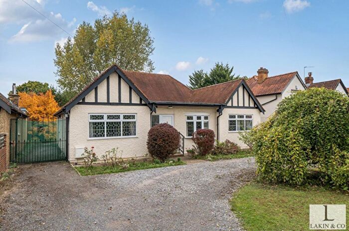 5 Bedroom Detached House For Sale In Hercies Road, Hillingdon, UB10