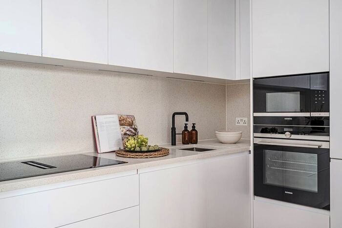 1 Bedroom Flat To Rent In Mapple Path, Hackney Downs, London, E5