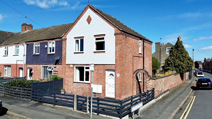 3 Bedroom Semi Detached House For Sale In Burleigh Road, Loughborough, LE11