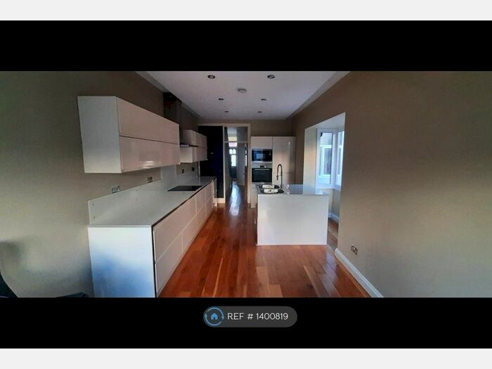 3 Bedroom Terraced House To Rent In Road, Penylan, Cardiff, CF23