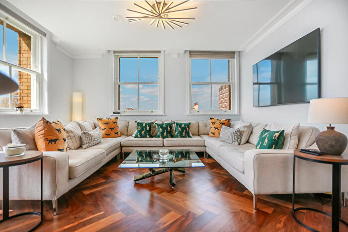 2 Bedroom Flat To Rent In Queens Gardens, Hove, BN3