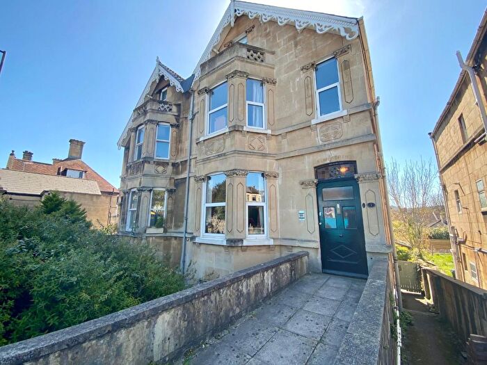 3 Bedroom Flat To Rent In Newbridge Road, Bath, BA1