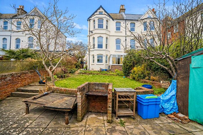 2 Bedroom Flat For Sale In Mount Pleasant Road, Hastings, TN34