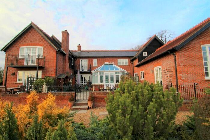 3 Bedroom Town House For Sale In Mortimer Hall, The Street, Mortimer, Reading RG7