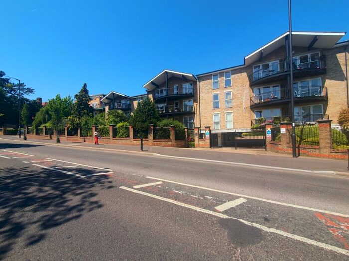 2 Bedroom Flat To Rent In Stanley House, Palmers Green, N13