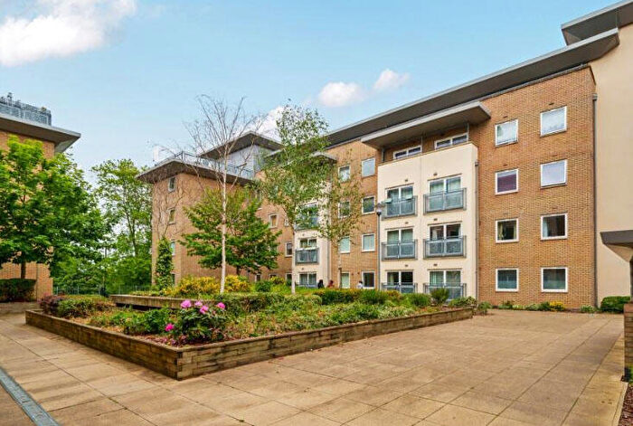 2 Bedroom Flat For Sale In Cline Road, London, N11