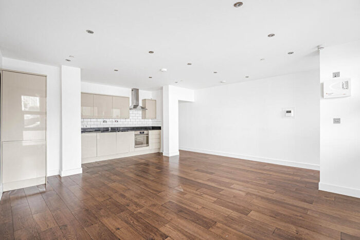 2 Bedroom Apartment For Sale In Copenhagen Place, London, E14