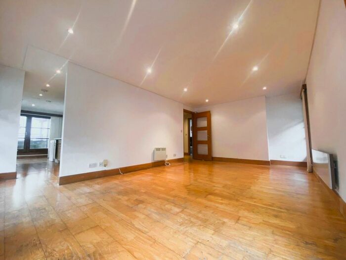 2 Bedroom Apartment To Rent In Cursitor Street, London, EC4A