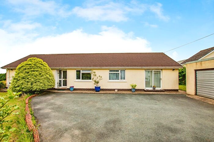 5 Bedroom Bungalow For Sale In Glan Preseli, Llanddewi Velfrey, SA67