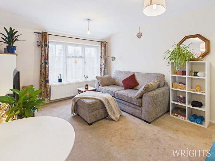 2 Bedroom Flat For Sale In The Firs, Welwyn Garden City, AL8