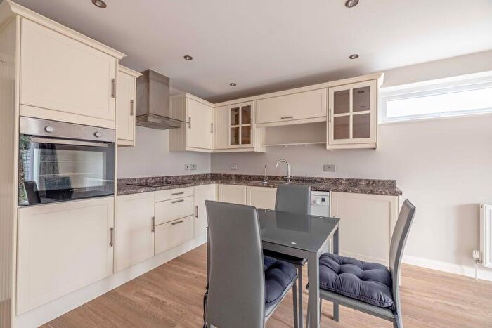 1 Bedroom Flat To Rent In Forest Road, , Windsor, SL4