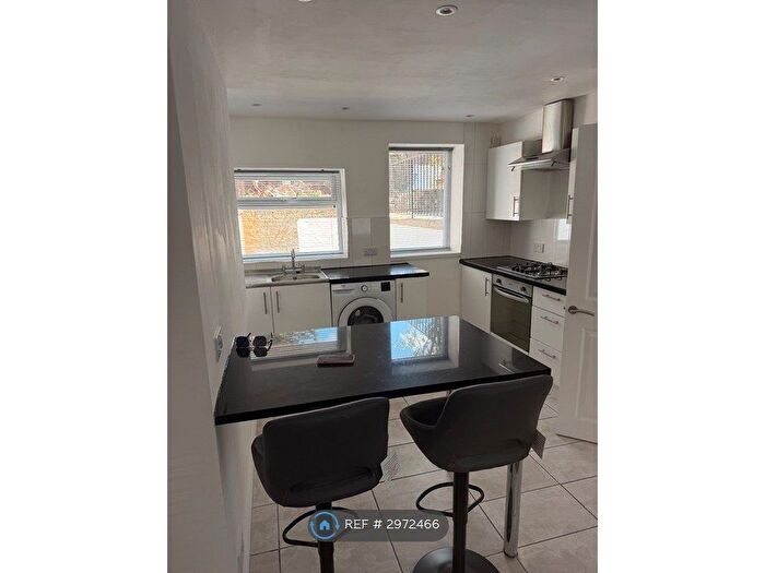 2 Bedroom Flat To Rent In Alpha Road, London, SE14