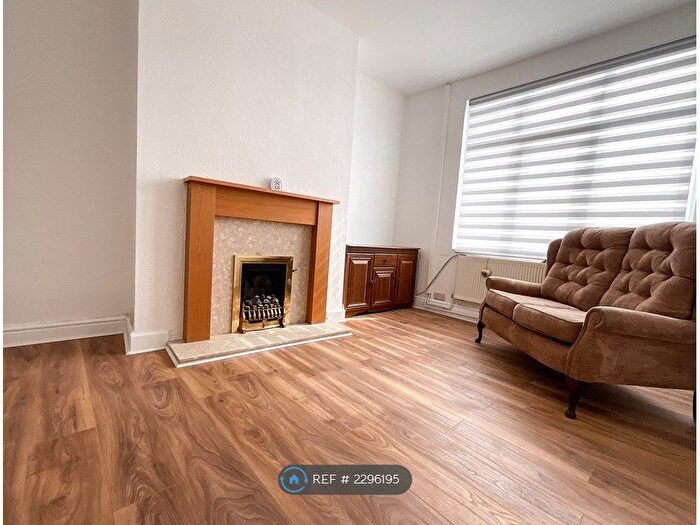 3 Bedroom Terraced House To Rent In Edlington Lane, Warmsworth, Doncaster, DN4