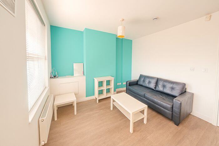 4 Bedroom Terraced House To Rent In Russell Street, Nottingham, NG7