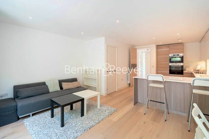 4 Bedroom Flat To Rent In Mary Rose Square, Surrey Quays, SE16