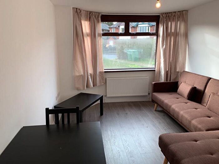 2 Bedroom Flat To Rent In Lytton Road, Oxford, OX4