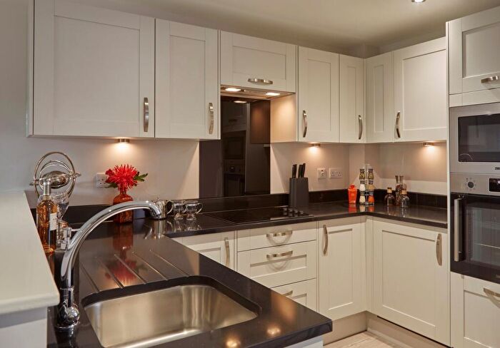 2 Bedroom Retirement Property For Sale In Radford House, Weirfield Road, Exeter, EX2