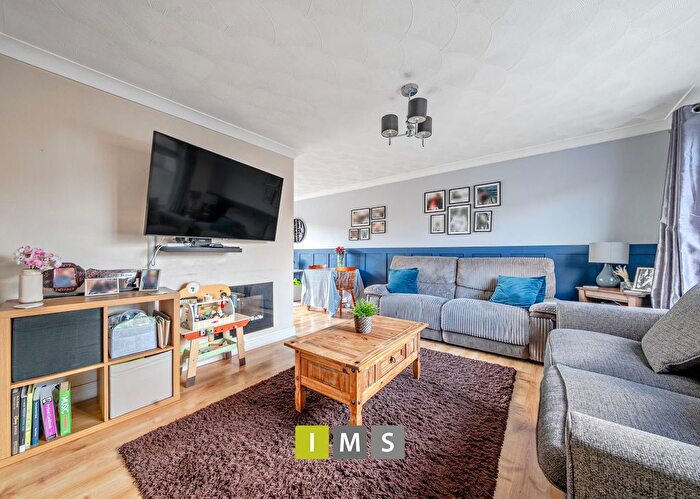 3 Bedroom End Terrace House For Sale In Danes Road, Bicester, OX26