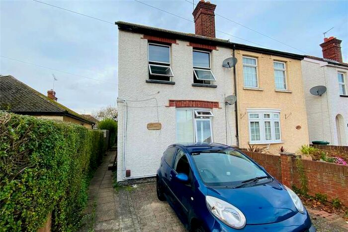 1 Bedroom Maisonette Flat To Rent In Stanwell New Road, Staines-upon-thames, Surrey, TW18