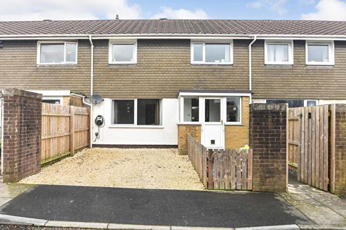 3 Bedroom Terraced House For Sale In Fairways Avenue, Harrogate, HG2