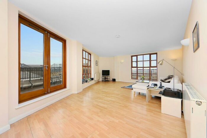 2 Bedroom Flat To Rent In Wapping Wall, London, E1W