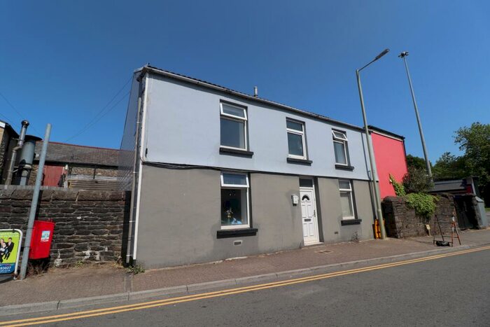 2 Bedroom Flat To Rent In West Street, Pontypridd, CF37