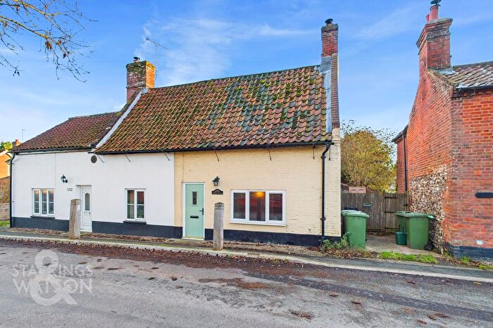 2 Bedroom Cottage For Sale In Crown Road, Buxton, Norwich, NR10