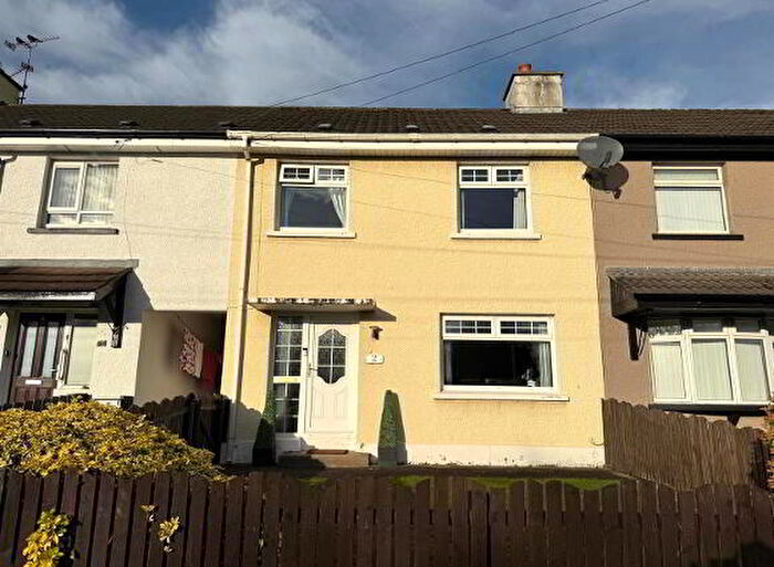 3 Bedroom Mid Terraced House For Sale In Enagh Crescent, L'Derry, BT47