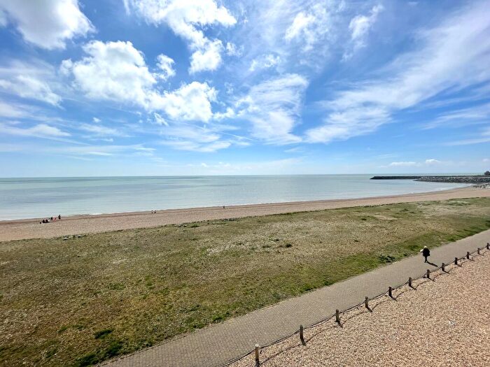 2 Bedroom Flat To Rent In Ensenada Reef, Eastbourne, East Sussex, BN23