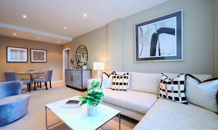 2 Bedroom Flat To Rent In Hill Street, Mayfair, W1J