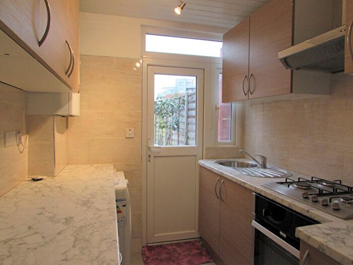 2 Bedroom Maisonette To Rent In Herga Road, Harrow Wealdstone, Middlesex, HA3