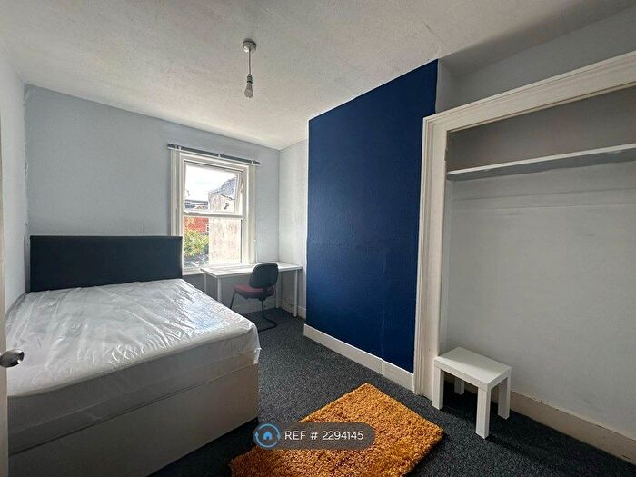 4 Bedroom Terraced House To Rent In Blenheim Road, Reading, RG1
