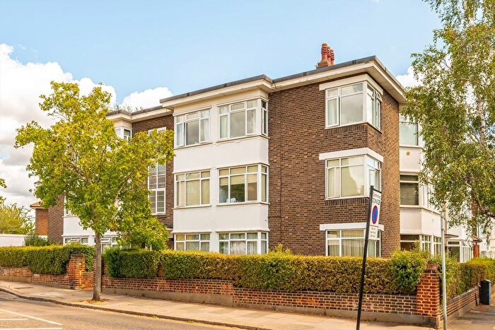2 Bedroom Flat For Sale In Shakespeare Road, Acton, W3