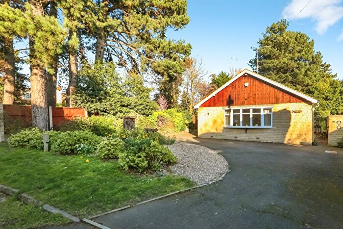 3 Bedroom Detached Bungalow For Sale In Ingham Road, Bawtry, Doncaster, DN10