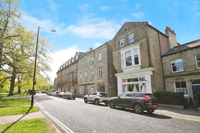 3 Bedroom Apartment For Sale In Park Parade, Harrogate, HG1