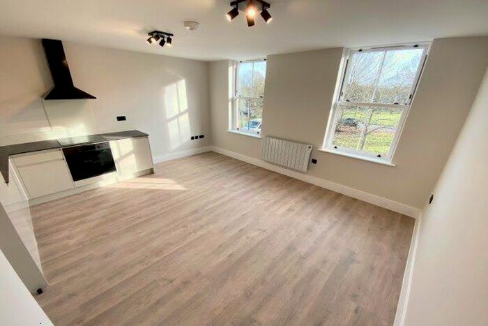 1 Bedroom Flat To Rent In Lynchford Road, Farnborough, GU14