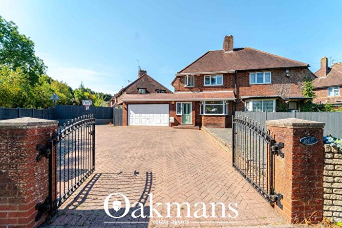 3 Bedroom Semi-Detached House For Sale In Bromsgrove Road, Hunnington, Halesowen, Worcestershire, B62