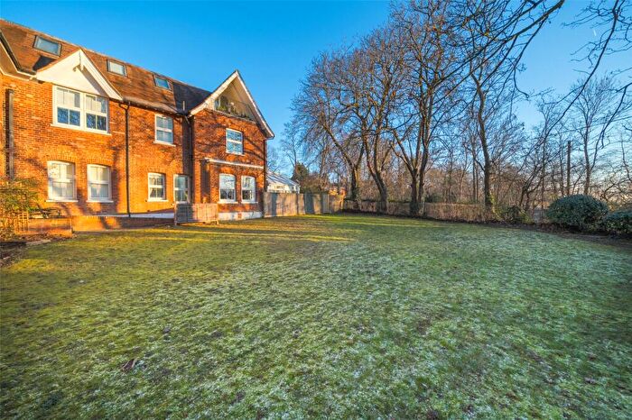 1 Bedroom Apartment For Sale In Rowhill Road, Hextable, Swanley, BR8