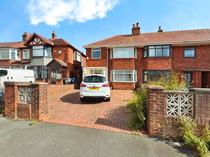 3 Bedroom Semi-Detached House For Sale In Wynnwood Avenue, Blackpool, Lancashire, FY1