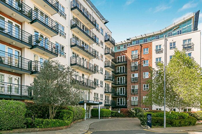 2 Bedroom Flat To Rent In Royal Quarter, Kingston Upon Thames, KT2