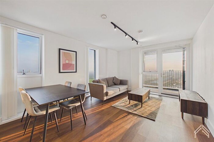 2 Bedroom Flat To Rent In Waterway House, London, NW10