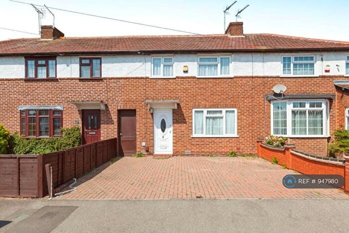 3 Bedroom Terraced House To Rent In Uxbridge Road, Slough, SL2
